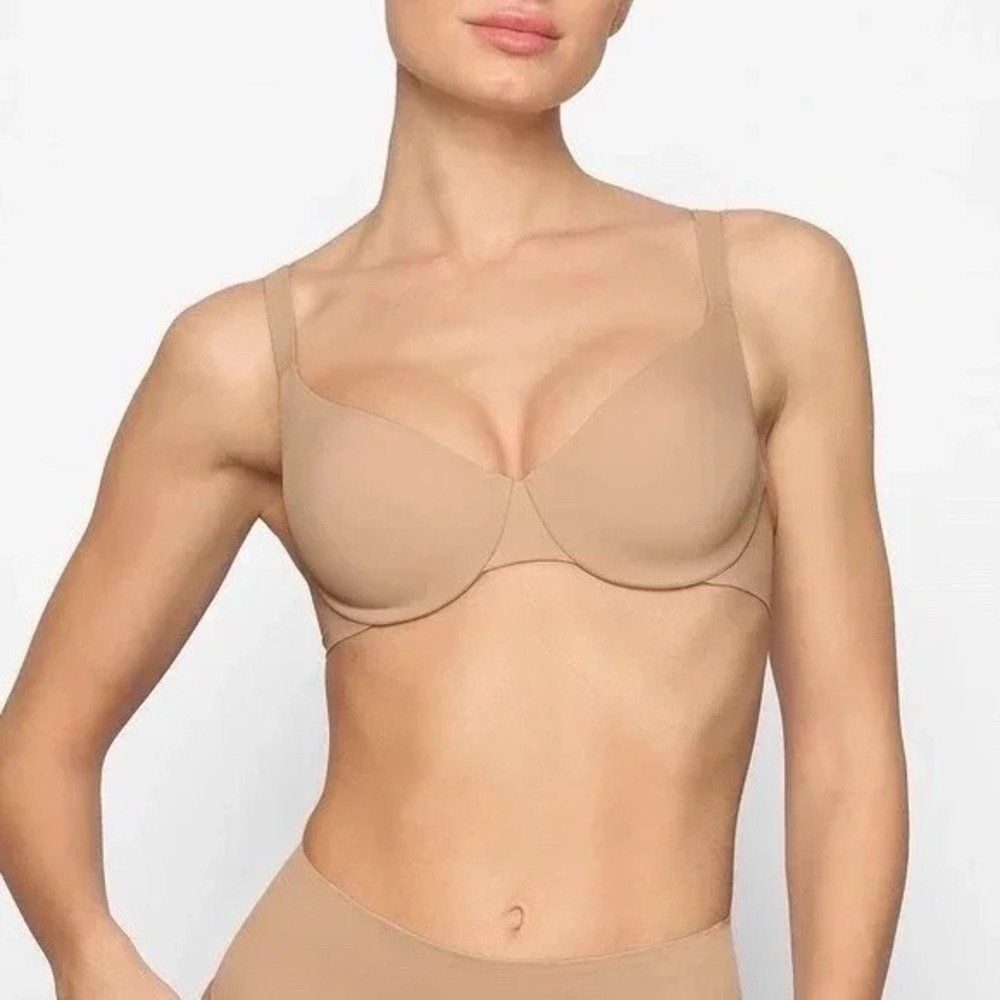 SKIMS Nude Underwire T-Shirt Bra - Beige